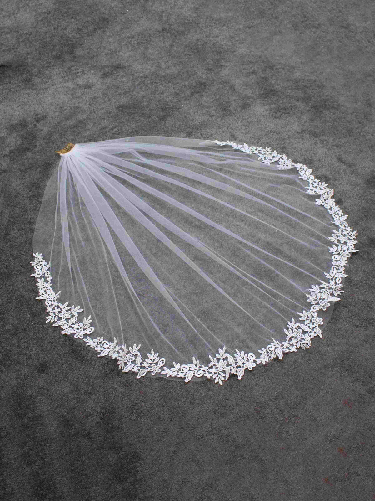 Lace Edge Single Tier Tulle Bridal Fingertip Length Wedding Veils UK