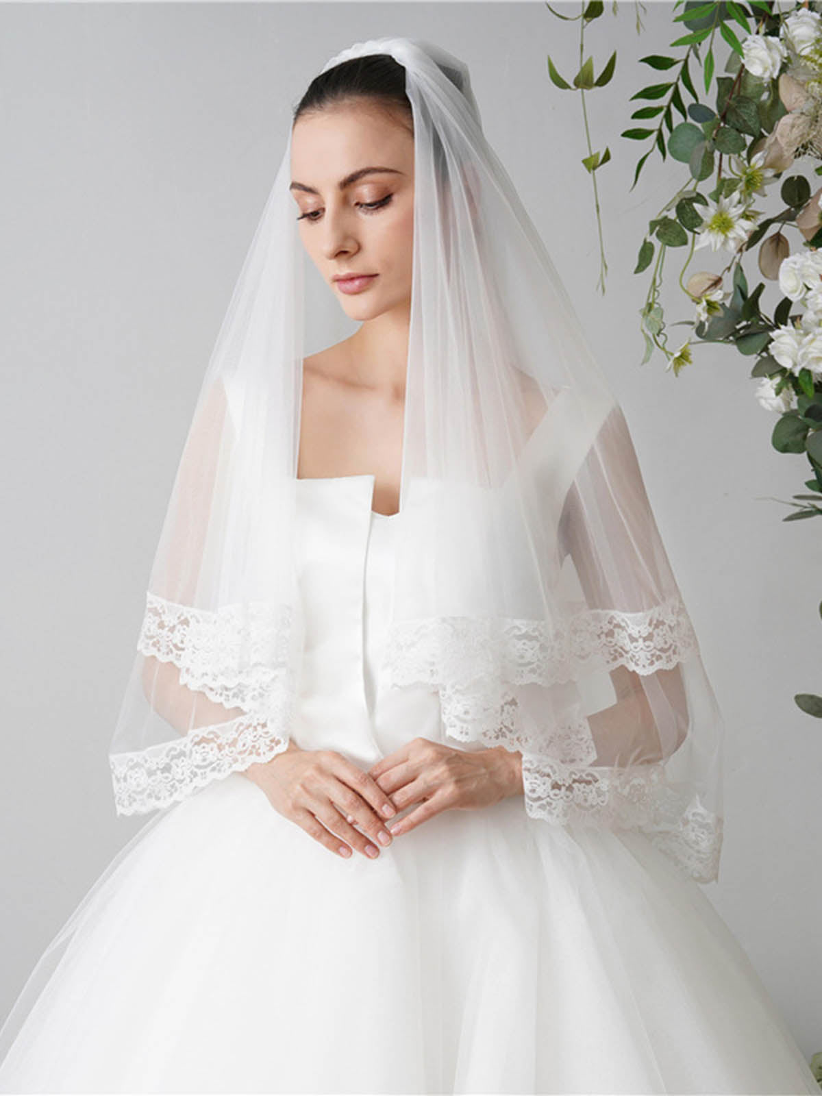Lace Edge Two Tier Tulle Bridal Fingertip Length Wedding Veils With Blusher UK