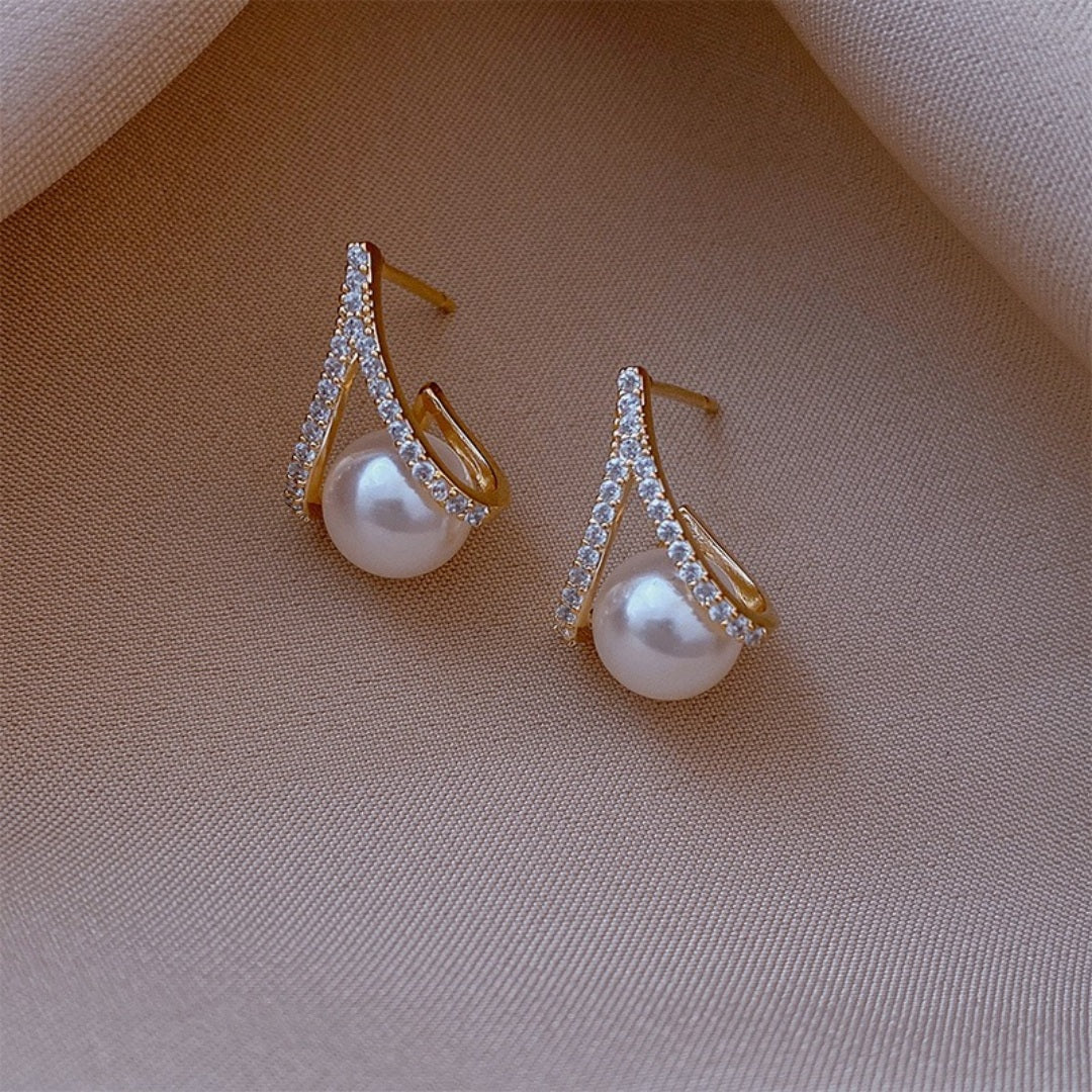 Romantic Pearl Stud Earrings Elegant Gold Crystal Design for Women UK