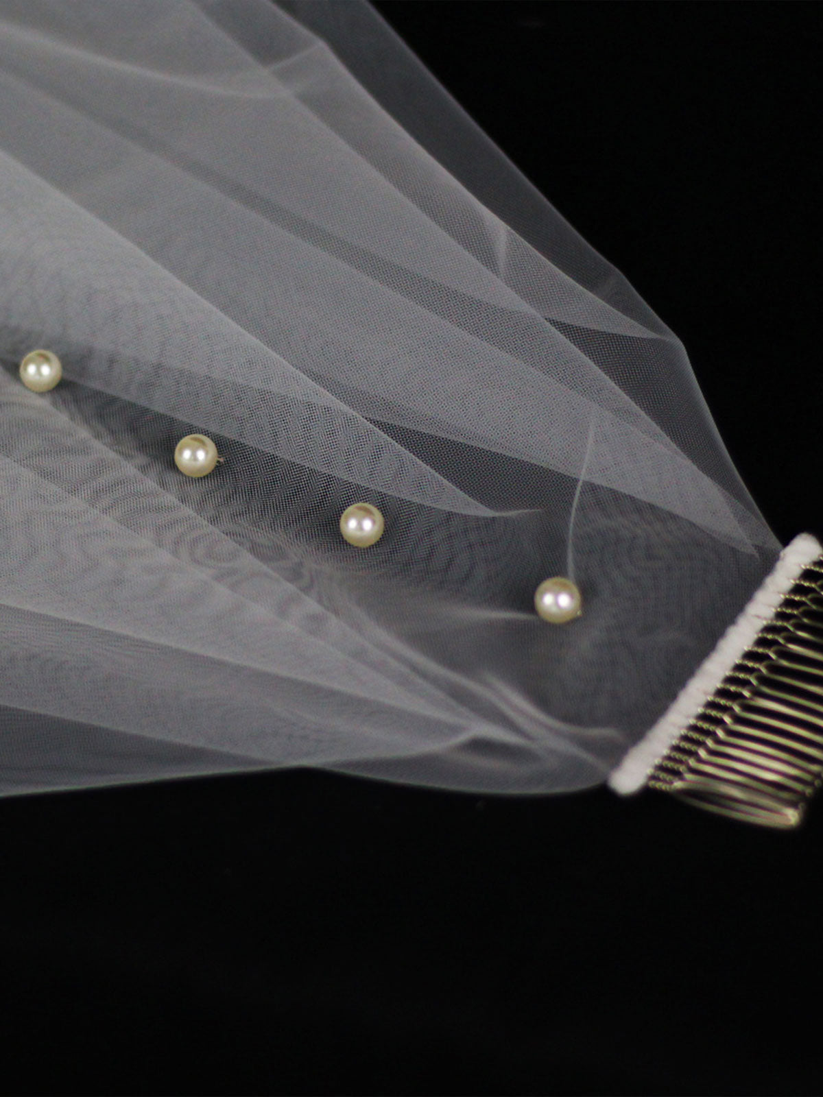 Pearl Cut Edge Two Tier Tulle Bridal Fingertip Length Wedding Veils With Blusher UK