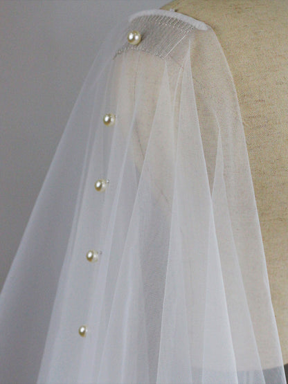 Pearl Cut Edge Two Tier Tulle Bridal Fingertip Length Wedding Veils With Blusher UK