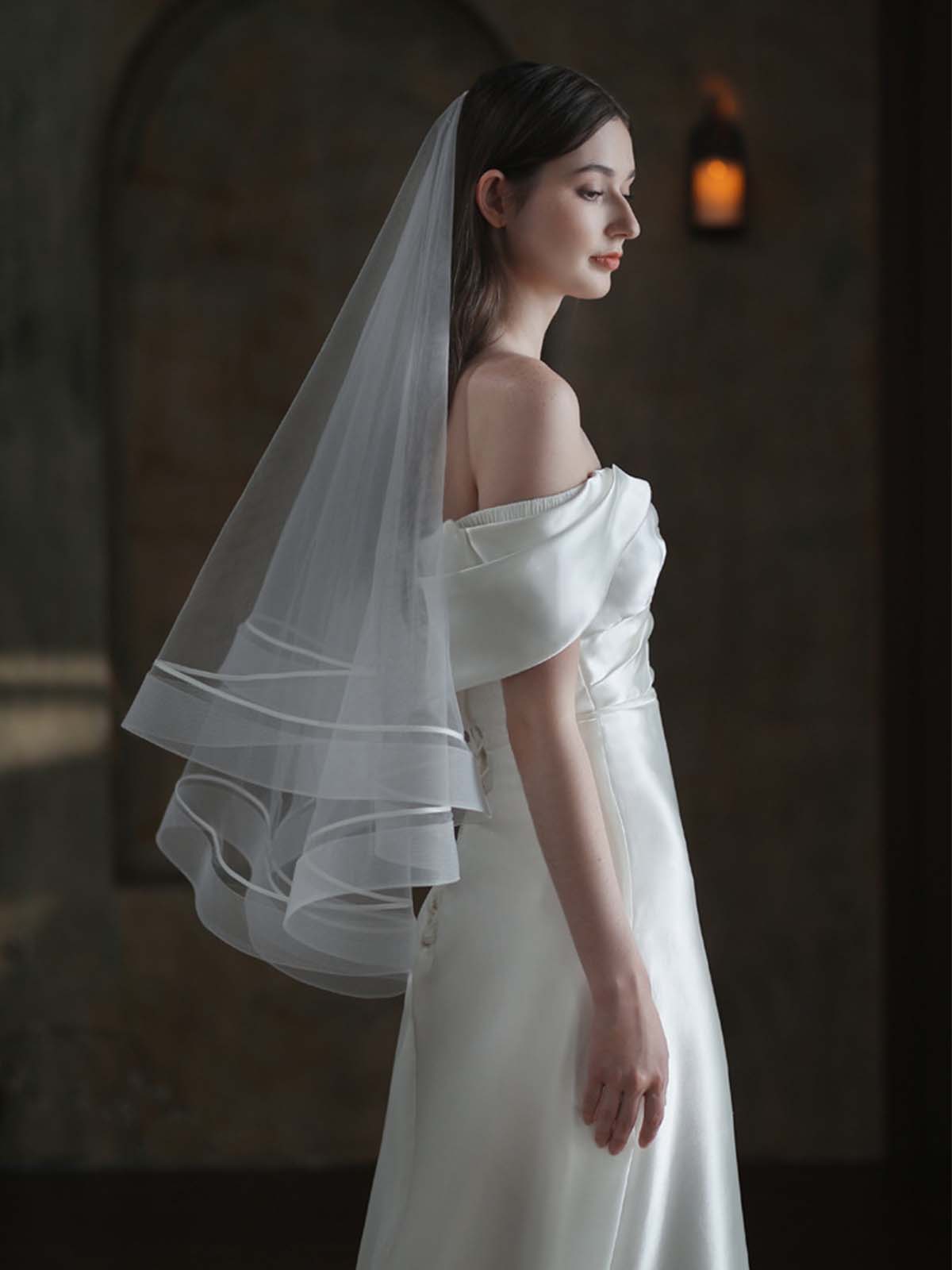 Simple Horsehair Edge Two Tier Tulle Bridal Fingertip Length Wedding Veils With Blusher UK