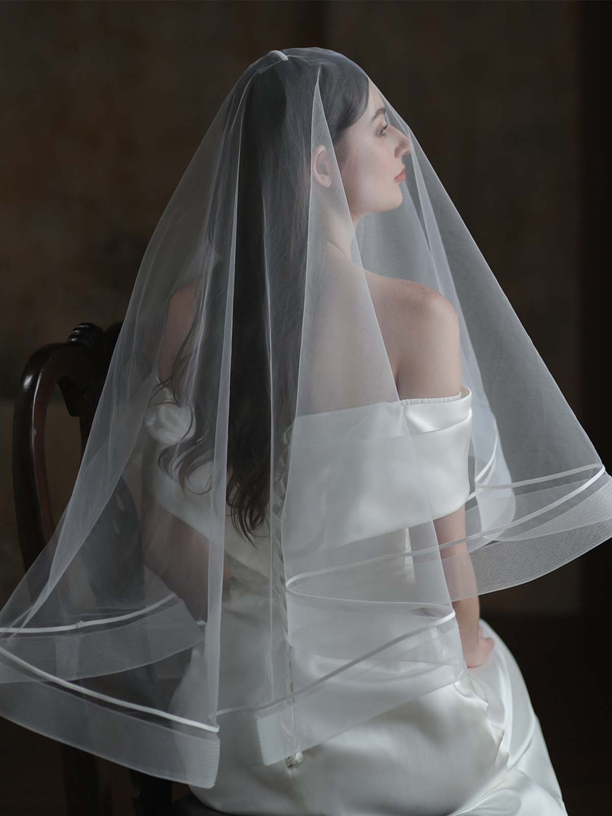 Simple Horsehair Edge Two Tier Tulle Bridal Fingertip Length Wedding Veils With Blusher UK