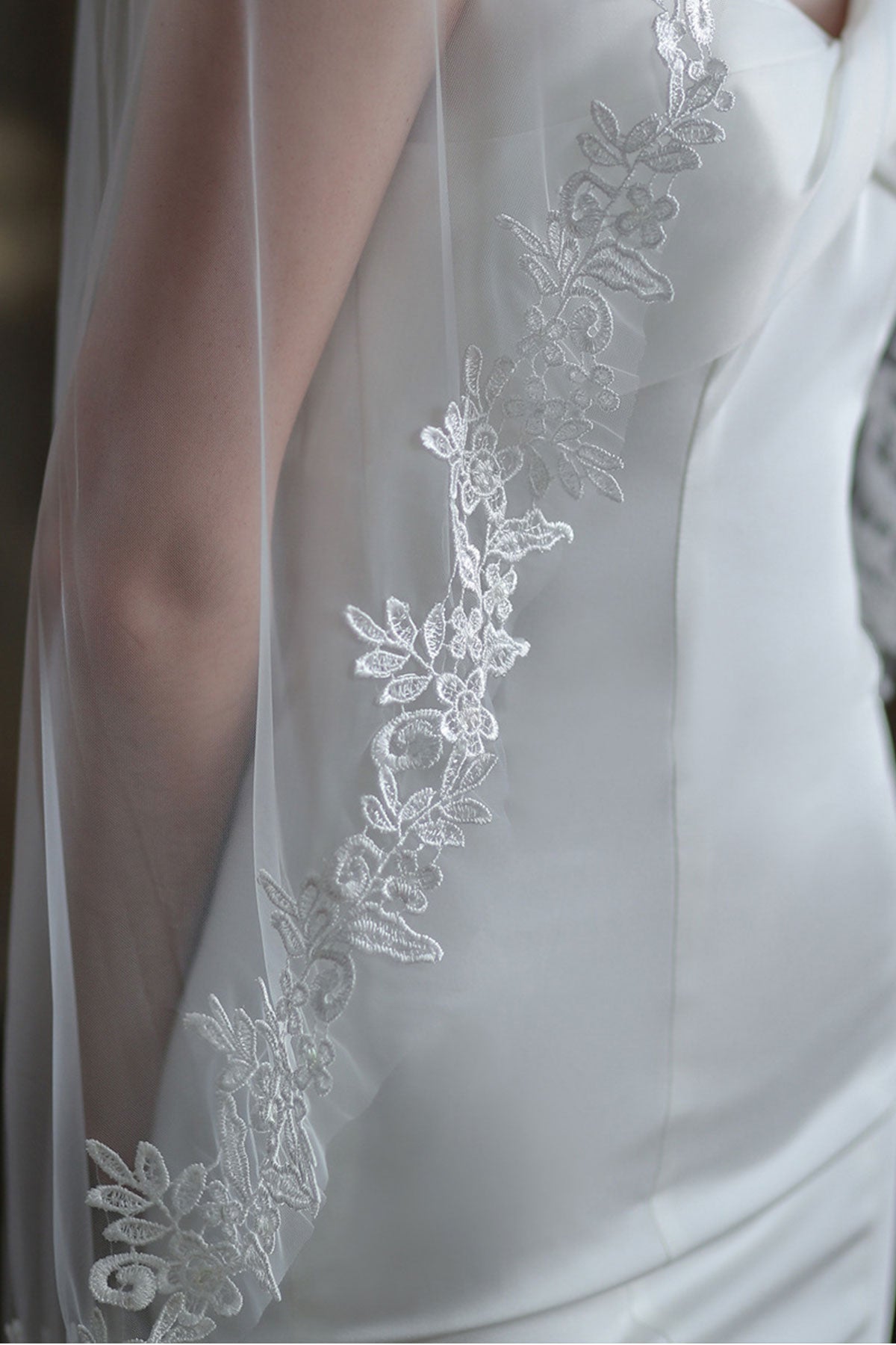 Lace Edge Single Tier Tulle Bridal Fingertip Length Wedding Veils UK