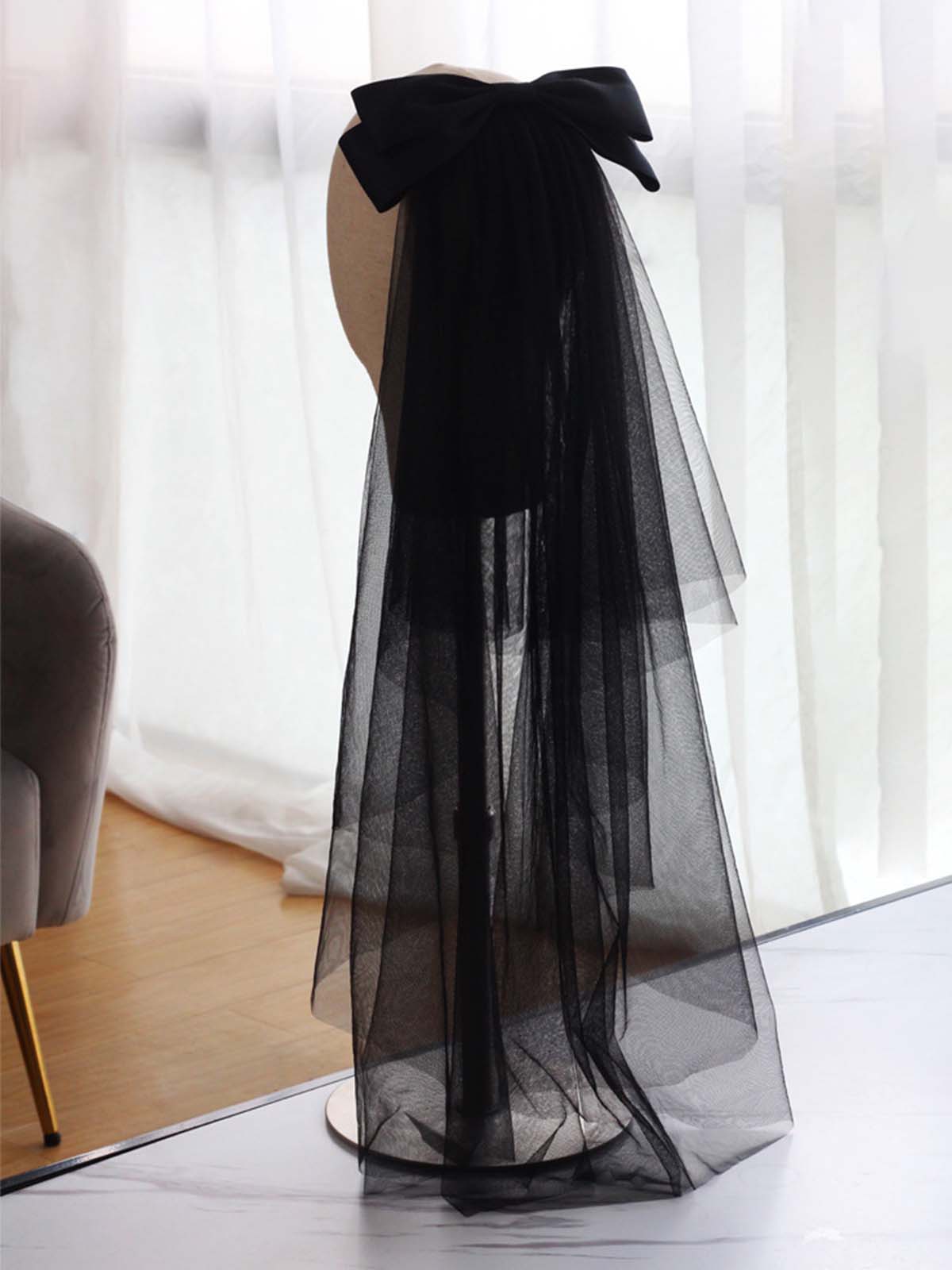 Bow Cut Edge Two Tier Tulle Bridal Elbow Length Short Wedding Veils With Blusher UK