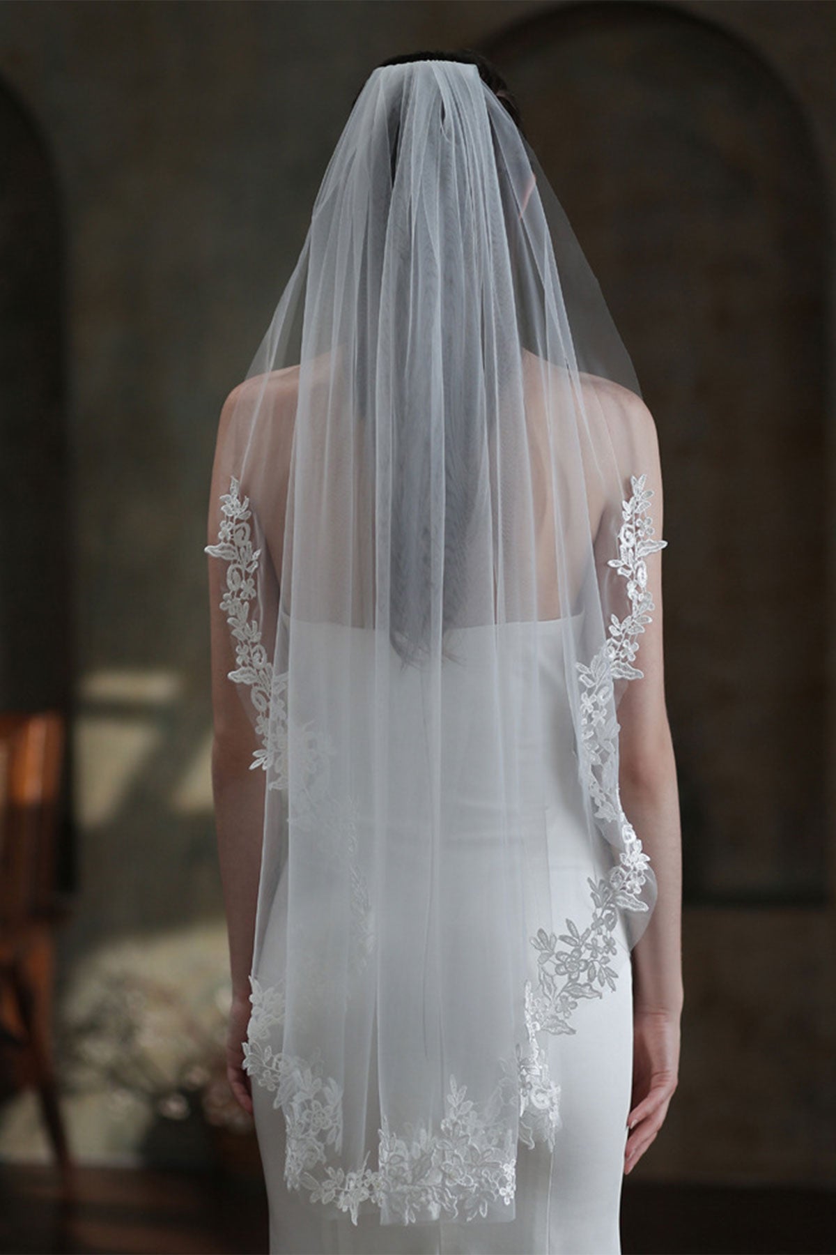 Lace Edge Single Tier Tulle Bridal Fingertip Length Wedding Veils UK