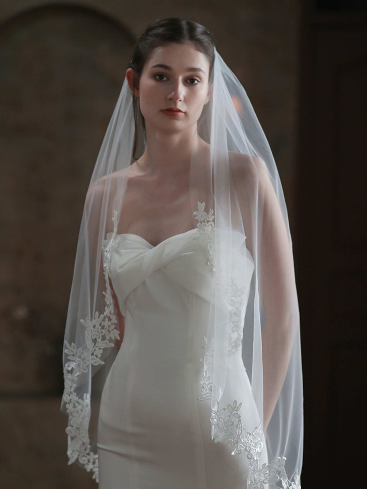 Lace Edge Single Tier Tulle Bridal Fingertip Length Wedding Veils UK