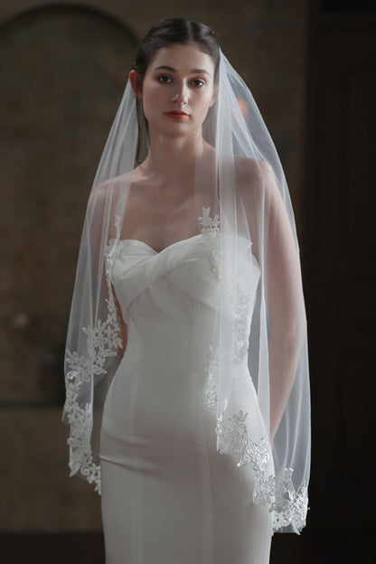 Lace Edge Single Tier Tulle Bridal Fingertip Length Wedding Veils UK