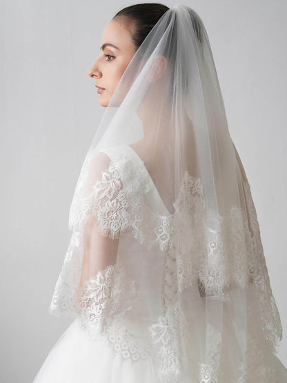 Lace Cut Edge Two Tier Tulle Bridal Fingertip Length Wedding Veils With Blusher UK