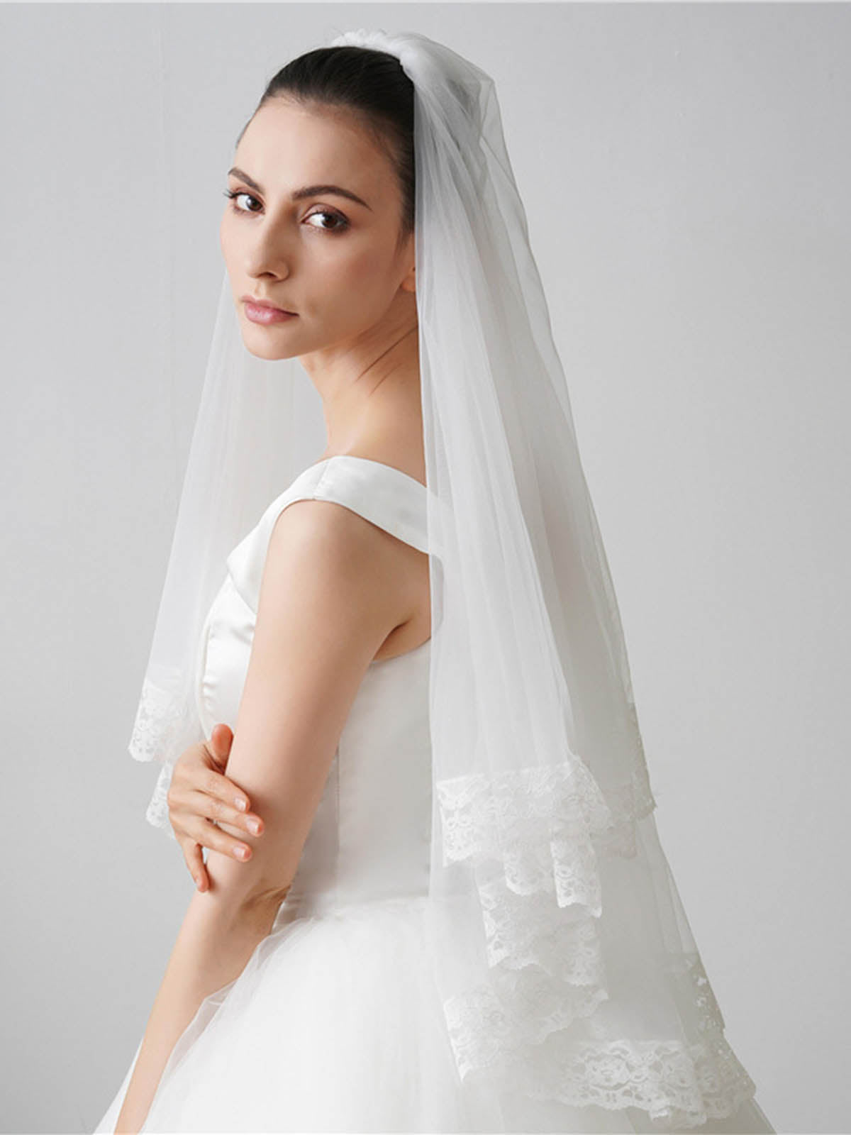 Lace Edge Two Tier Tulle Bridal Fingertip Length Wedding Veils With Blusher UK