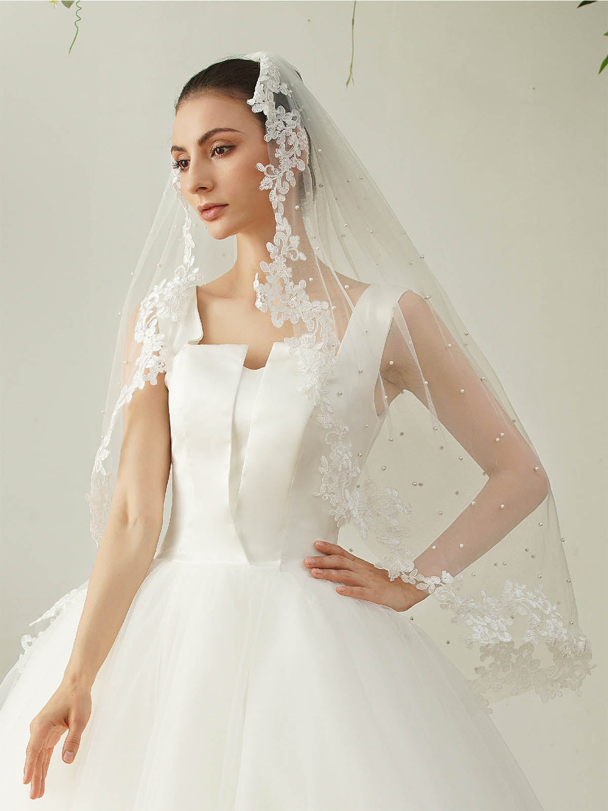 Pearl Lace Edge Single Tier Tulle Bridal Fingertip Length Wedding Veils UK