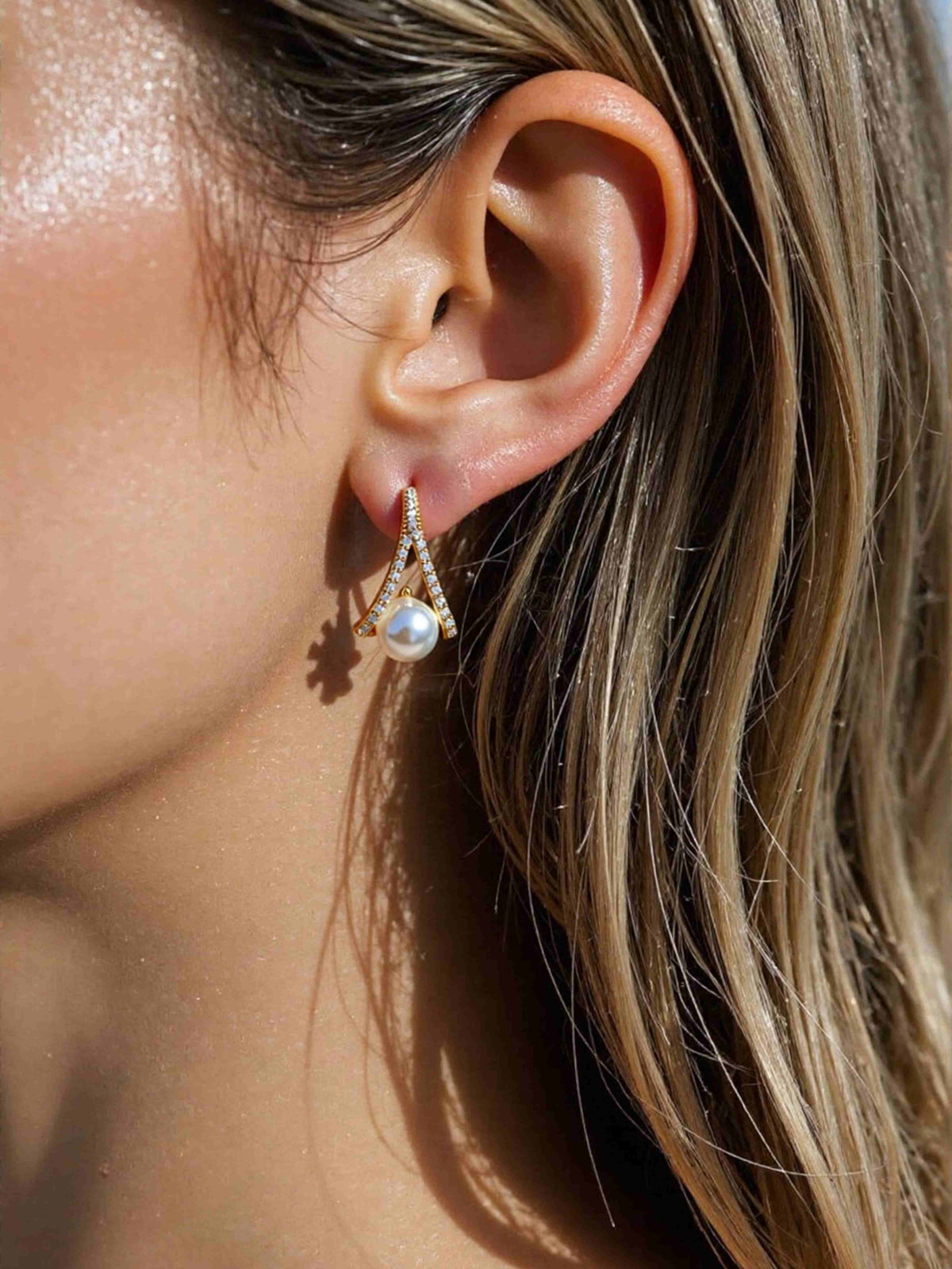 Romantic Pearl Stud Earrings Elegant Gold Crystal Design for Women UK