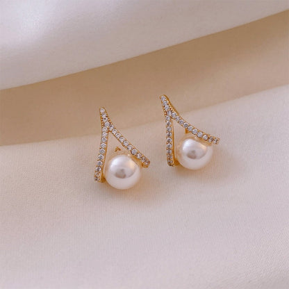 Romantic Pearl Stud Earrings Elegant Gold Crystal Design for Women UK