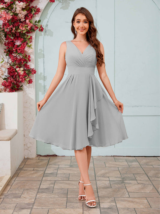 Sparkling Silver Bridesmaid Dresses: Shimmer and Shine at Your Wedding mollyevers.co.uk Sparkling Silver Bridesmaid Dresses: Shimmer and Shine at Your Wedding mollyevers.co.uk